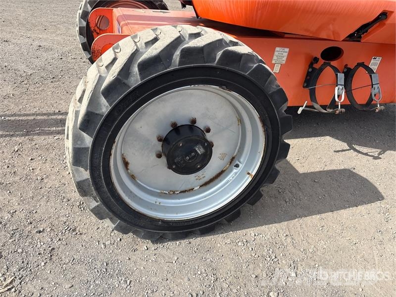 JLG 600AJ 4WD Diesel Articulating Boom Lift رافعات سلة مفصلية