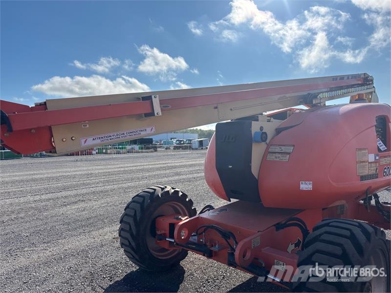 JLG 600AJ 4WD Diesel Articulating Boom Lift رافعات سلة مفصلية