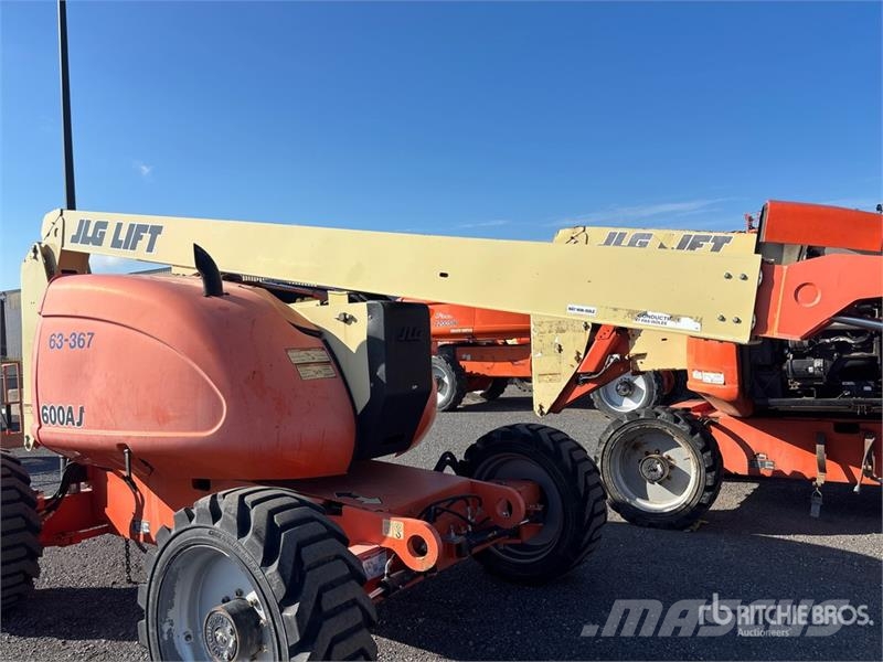 JLG 600AJ 4WD Diesel Articulating Boom Lift رافعات سلة مفصلية