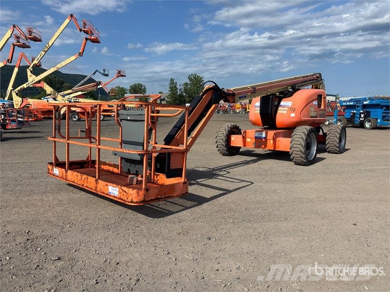 JLG 600AJ 4WD Diesel Articulating Boom Lift رافعات سلة مفصلية