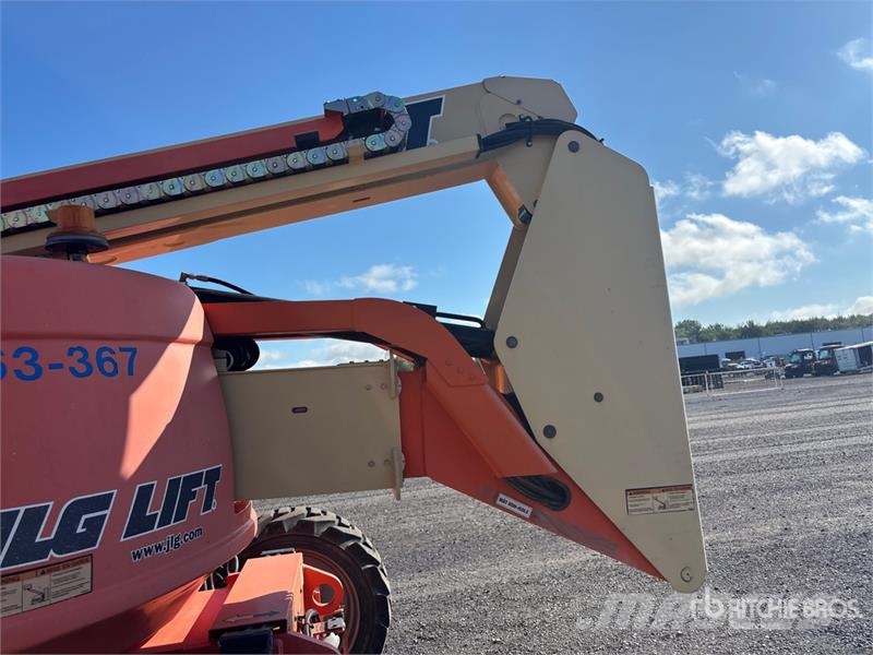 JLG 600AJ 4WD Diesel Articulating Boom Lift رافعات سلة مفصلية