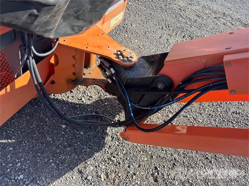 JLG 600AJ 4WD Diesel Articulating Boom Lift رافعات سلة مفصلية