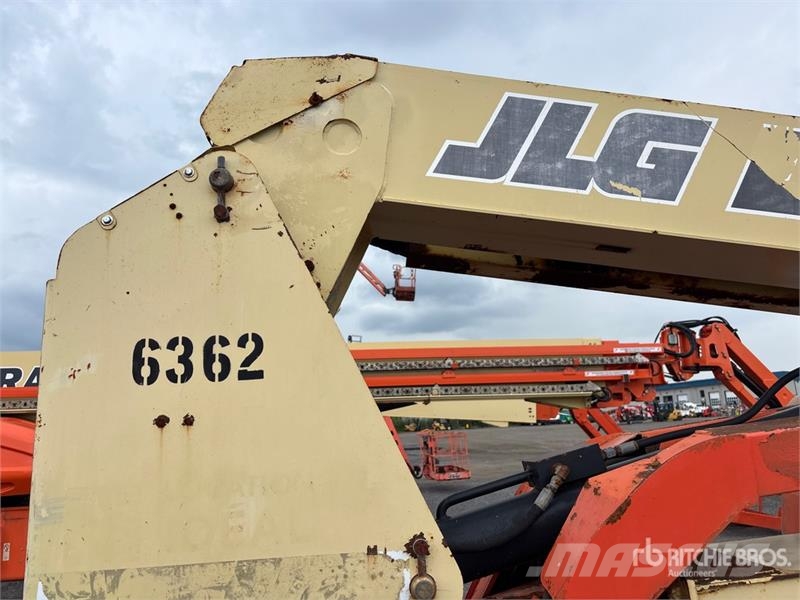 JLG 600AJ 4WD Dual Fuel Articulating Boom Lift رافعات سلة مفصلية