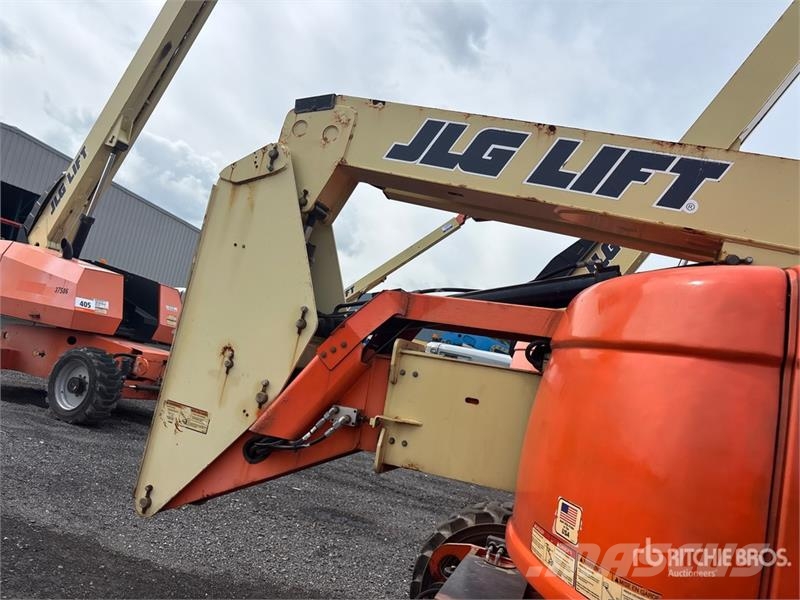 JLG 600AJ 4WD Dual Fuel Articulating Boom Lift رافعات سلة مفصلية