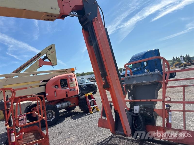 JLG 600AJ 4WD Dual Fuel Articulating Boom Lift رافعات سلة مفصلية