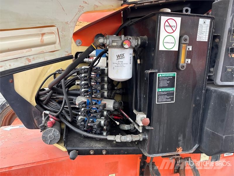 JLG 600AJ 4WD Dual Fuel Articulating Boom Lift رافعات سلة مفصلية