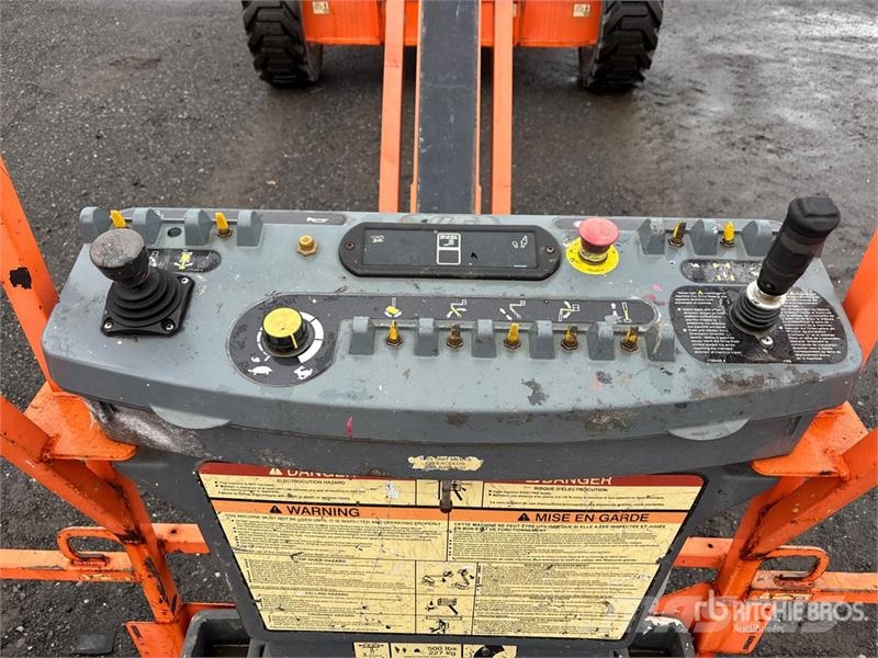 JLG 600AJ 4WD Dual Fuel Articulating Boom Lift Plataforma de trabajo articulada