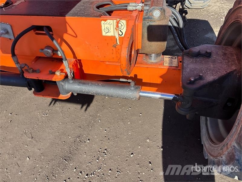 JLG 600AJ 4WD Dual Fuel Articulating Boom Lift Articulated boom lifts