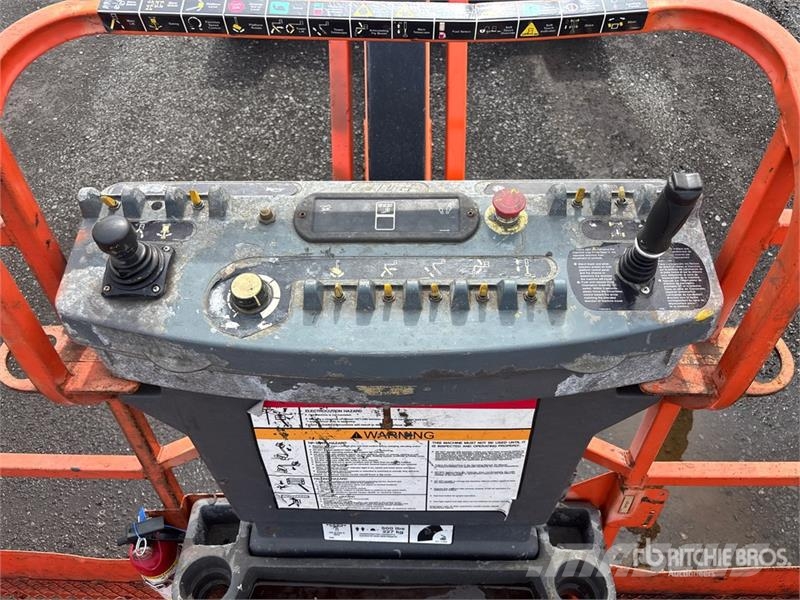 JLG 600AJ 4WD Dual Fuel Articulating Boom Lift رافعات سلة مفصلية