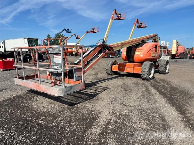JLG 600AJ 4WD Dual Fuel Articulating Boom Lift رافعات سلة مفصلية
