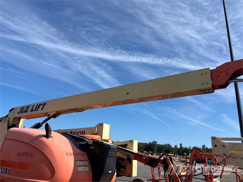 JLG 600AJ 4WD Dual Fuel Articulating Boom Lift رافعات سلة مفصلية
