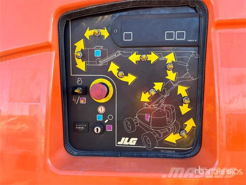 JLG 600AJ 4WD Dual Fuel Articulating Boom Lift Articulated boom lifts