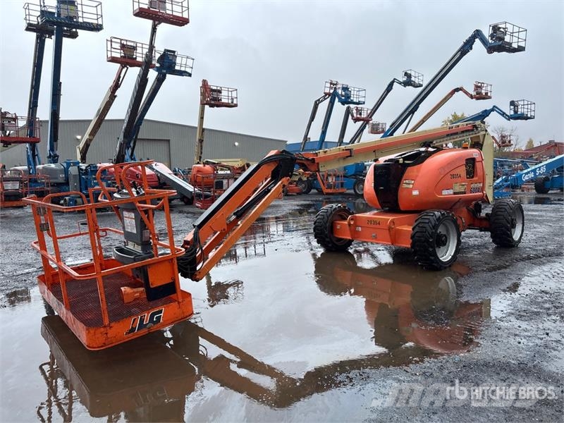 JLG 600AJ 4WD Dual Fuel Articulating Boom Lift Strēles pacēlāji