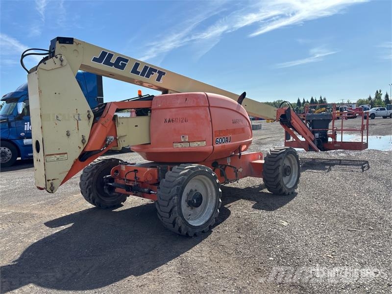 JLG 600AJ 4WD Dual Fuel Articulating Boom Lift رافعات سلة مفصلية