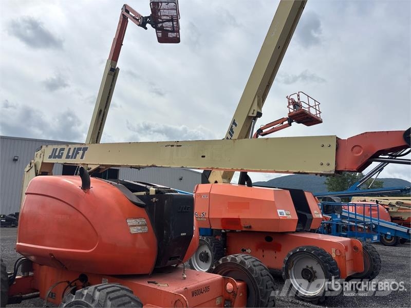 JLG 600AJ 4WD Dual Fuel Articulating Boom Lift رافعات سلة مفصلية