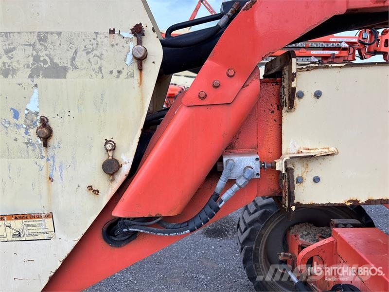 JLG 600AJ 4WD Dual Fuel Articulating Boom Lift رافعات سلة مفصلية