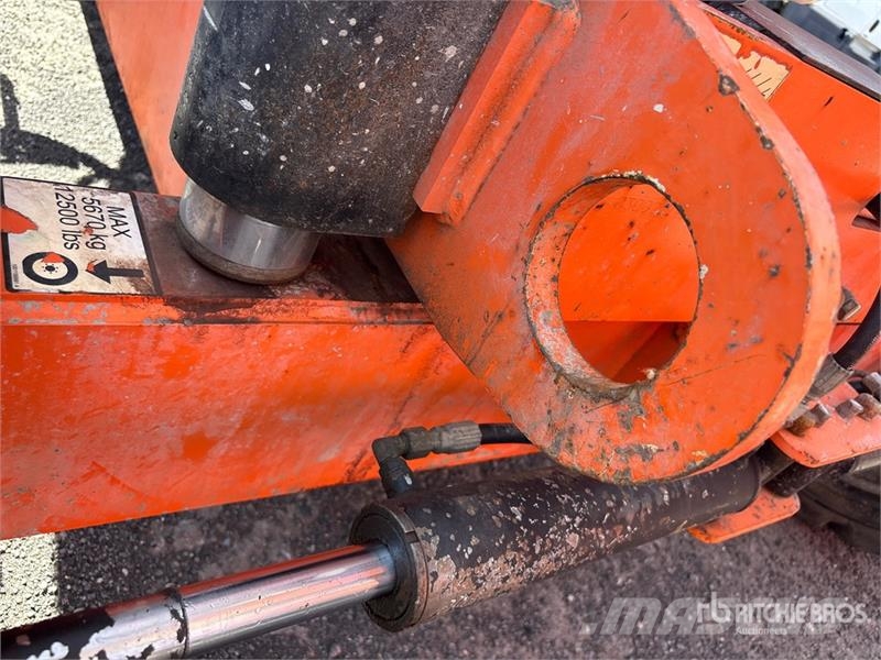 JLG 600AJ 4WD Dual Fuel Articulating Boom Lift رافعات سلة مفصلية