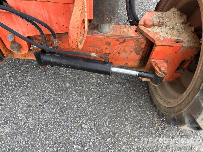 JLG 600AJ 4WD Dual Fuel Articulating Boom Lift رافعات سلة مفصلية