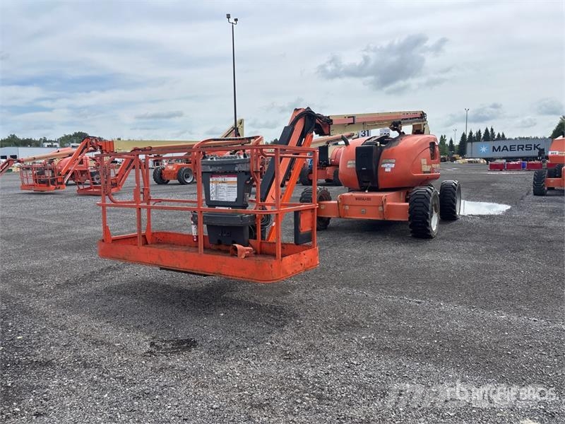 JLG 600AJ 4WD Dual Fuel Articulating Boom Lift رافعات سلة مفصلية