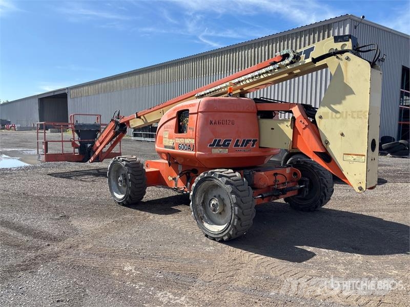 JLG 600AJ 4WD Dual Fuel Articulating Boom Lift رافعات سلة مفصلية