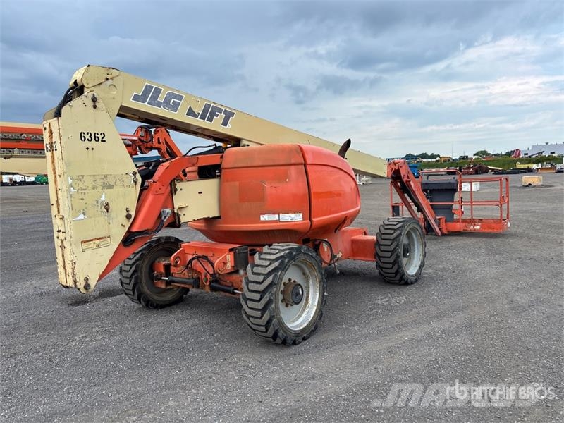 JLG 600AJ 4WD Dual Fuel Articulating Boom Lift رافعات سلة مفصلية