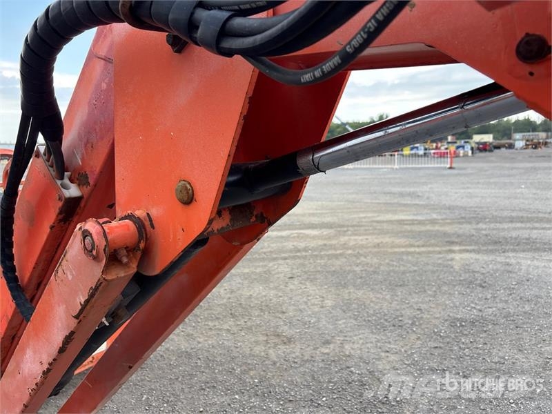 JLG 600AJ 4WD Dual Fuel Articulating Boom Lift رافعات سلة مفصلية