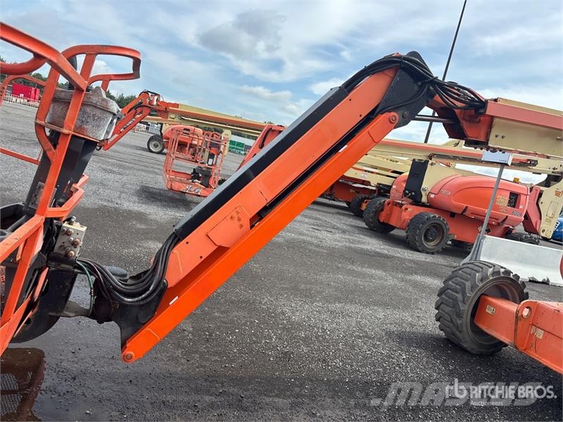 JLG 600AJ 4WD Dual Fuel Articulating Boom Lift رافعات سلة مفصلية