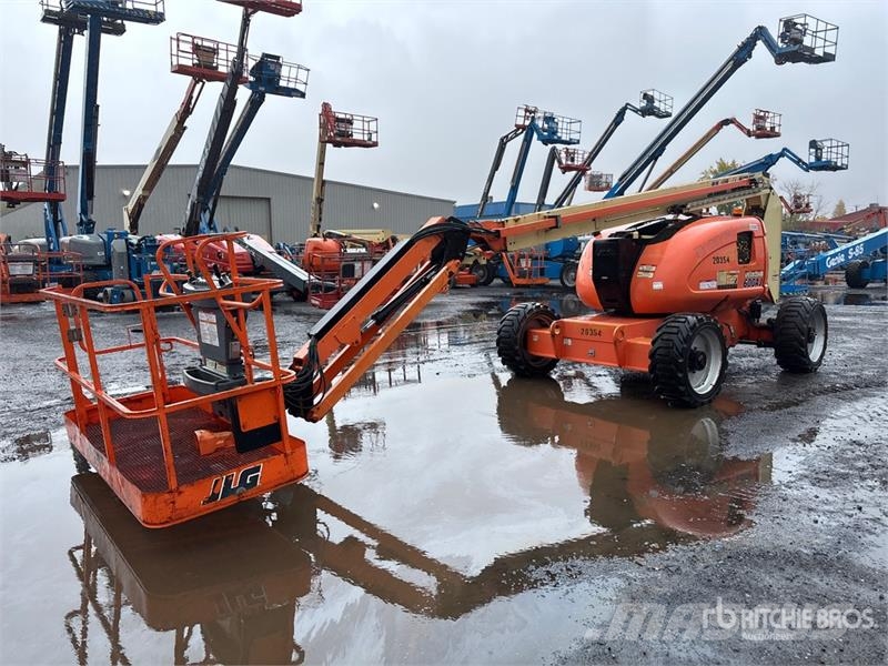 JLG 600AJ 4WD Dual Fuel Articulating Boom Lift Strēles pacēlāji