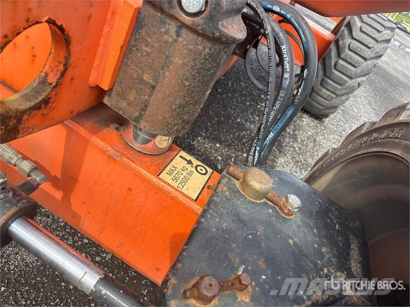 JLG 600AJ 4WD Dual Fuel Articulating Boom Lift رافعات سلة مفصلية