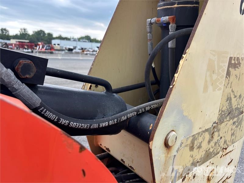 JLG 600AJ 4WD Dual Fuel Articulating Boom Lift رافعات سلة مفصلية