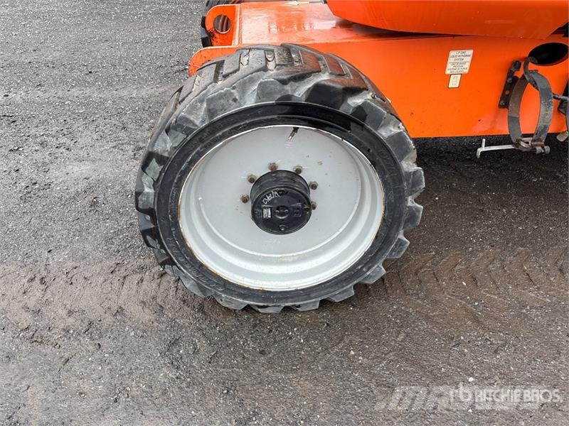 JLG 600AJ 4WD Dual Fuel Articulating Boom Lift Plataforma de trabajo articulada