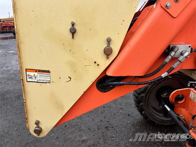 JLG 600AJ 4WD Dual Fuel Articulating Boom Lift Strēles pacēlāji