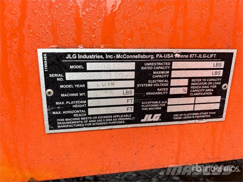 JLG 600AJ 4WD Dual Fuel Articulating Boom Lift Strēles pacēlāji