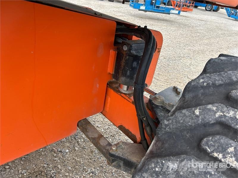 JLG 600S Teleskoop poomtõstukid