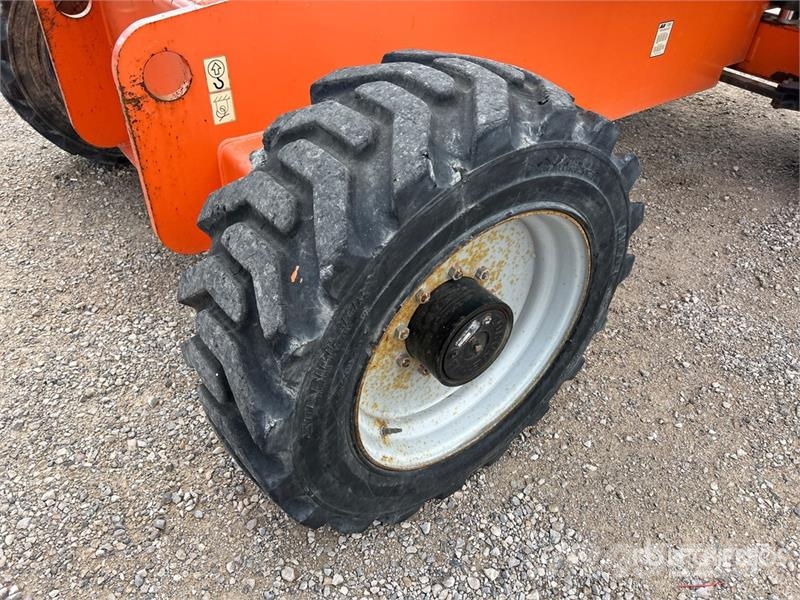 JLG 600S Teleskopske dvižne ploščadi