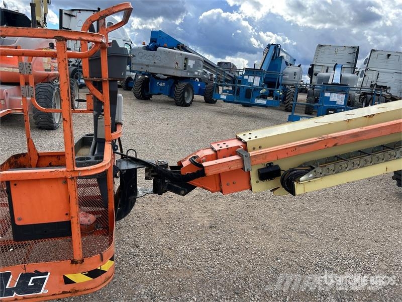 JLG 600S Teleskopske dvižne ploščadi