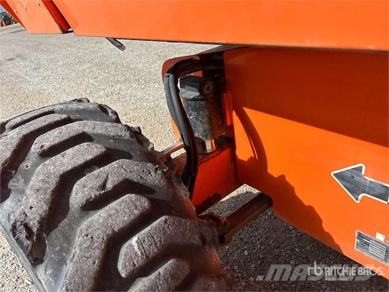 JLG 600S Teleskoop poomtõstukid