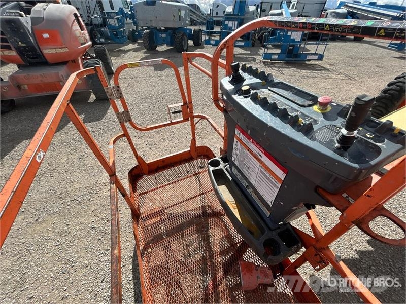 JLG 600S Teleskopske dvižne ploščadi
