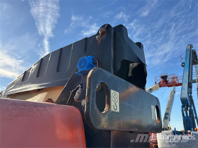 JLG 660SJ 4WD Diesel Telescopic Boom Lift Telescopic boom lifts