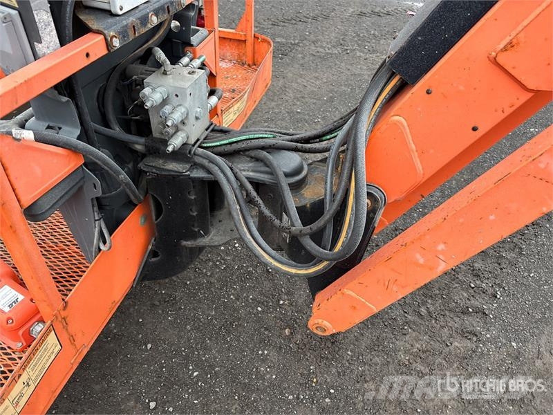 JLG 660SJ 4WD Diesel Telescopic Boom Lift Telescopic boom lifts