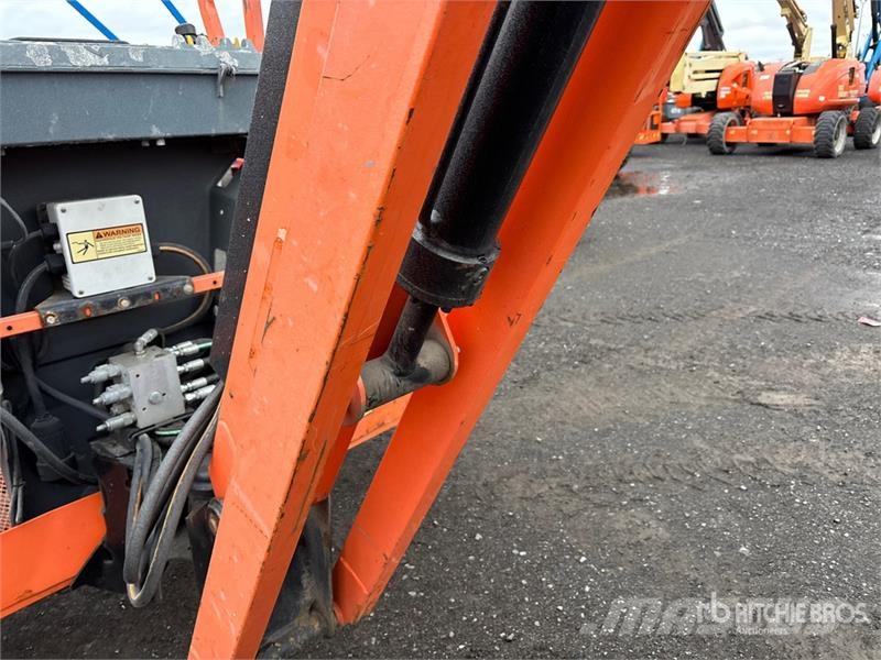 JLG 660SJ 4WD Diesel Telescopic Boom Lift Telescopic boom lifts