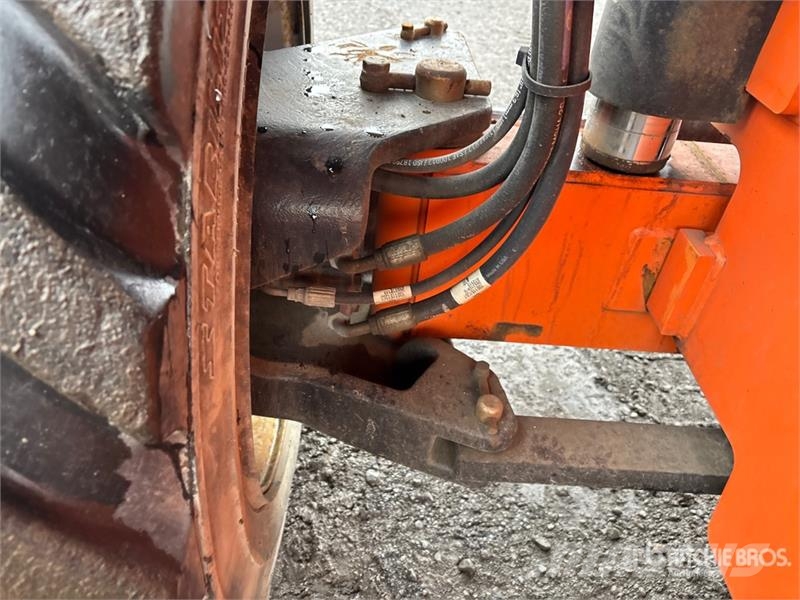 JLG 660SJ 4WD Diesel Telescopic Boom Lift Telescopic boom lifts