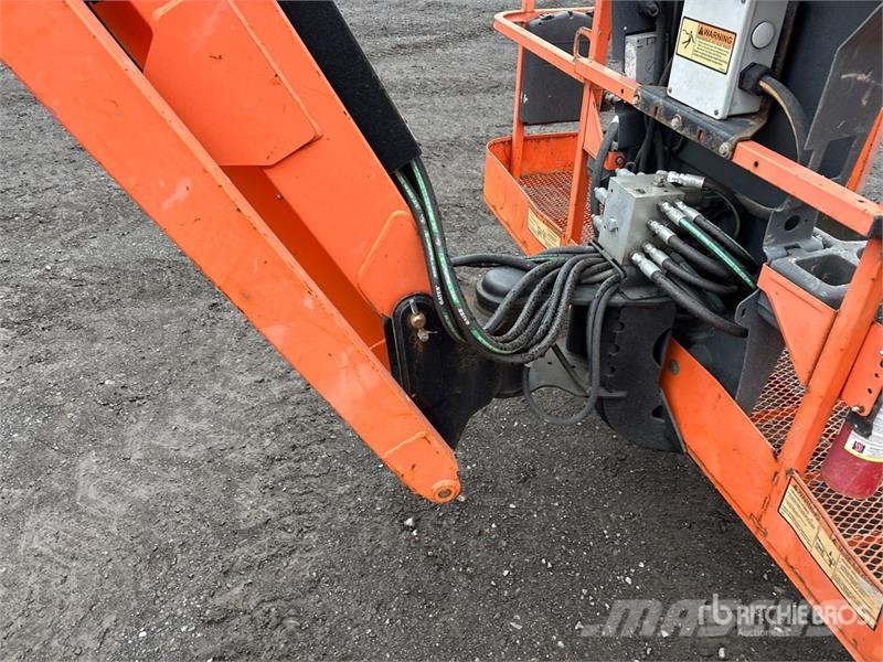 JLG 660SJ 4WD Diesel Telescopic Boom Lift Telescopic boom lifts
