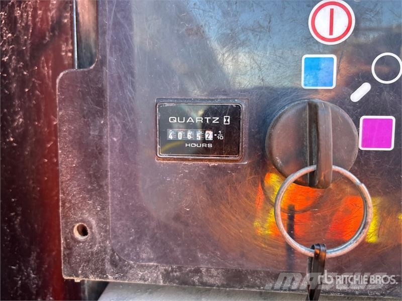 JLG 660SJ 4WD Diesel Telescopic Boom Lift Telescopic boom lifts