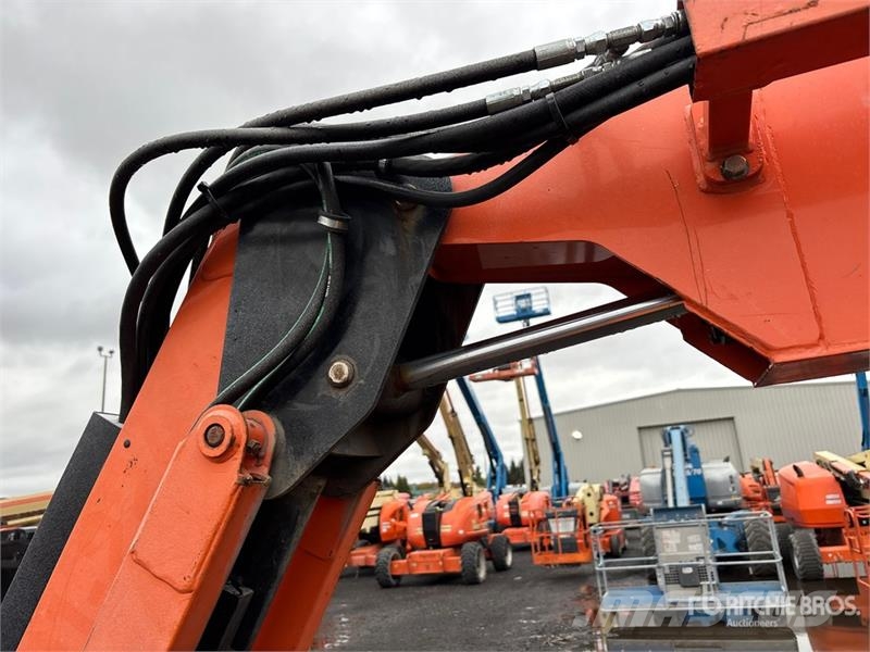 JLG 660SJ 4WD Diesel Telescopic Boom Lift Telescopic boom lifts