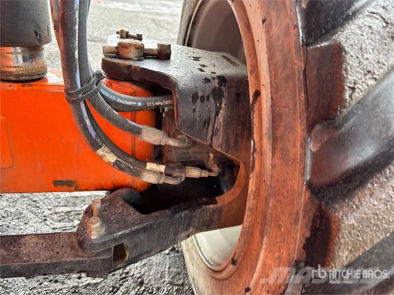 JLG 660SJ 4WD Diesel Telescopic Boom Lift Telescopic boom lifts