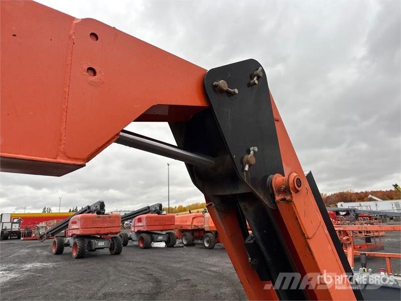 JLG 660SJ 4WD Diesel Telescopic Boom Lift Telescopic boom lifts