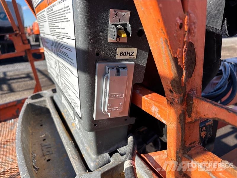 JLG 660SJ 4WD Diesel Telescopic Boom Lift Telescopic boom lifts