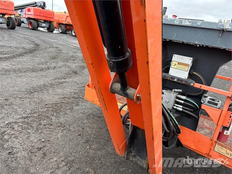 JLG 660SJ 4WD Diesel Telescopic Boom Lift Telescopic boom lifts