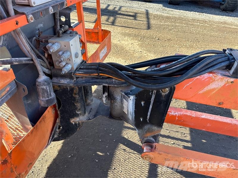 JLG 660SJ 4WD Diesel Telescopic Boom Lift Telescopic boom lifts